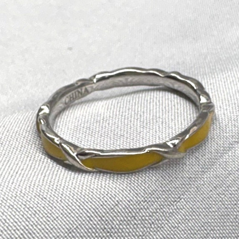 QG Enamel Band Ring Womens Size 7 Yellow Excellent Sterling Silver 925 Twisted